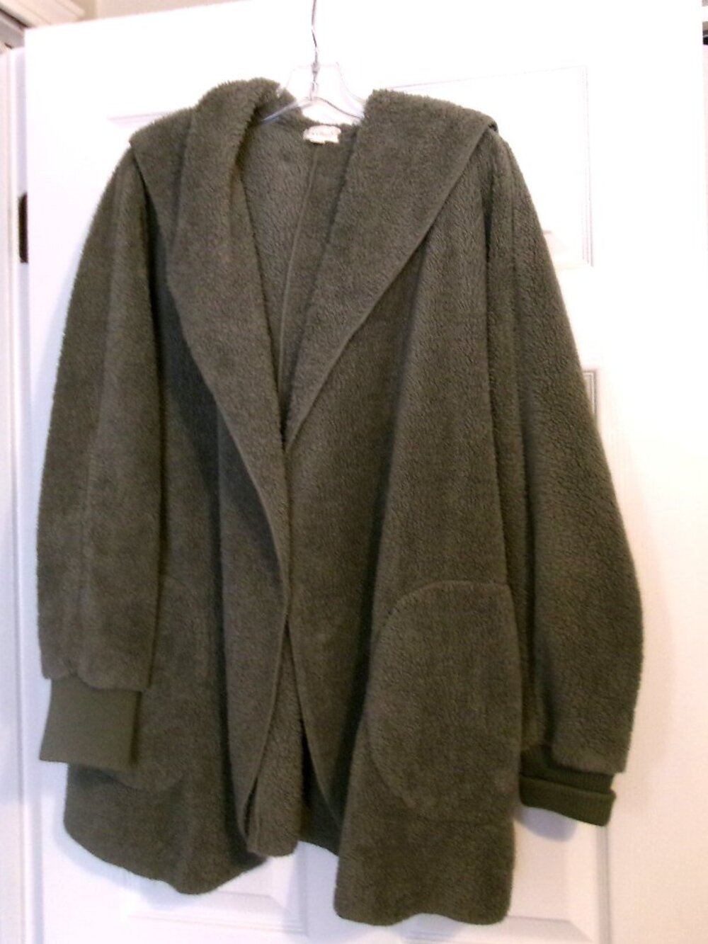 HEM & THREAD  Moss Green Hooded Sherpa Jacket  One Size